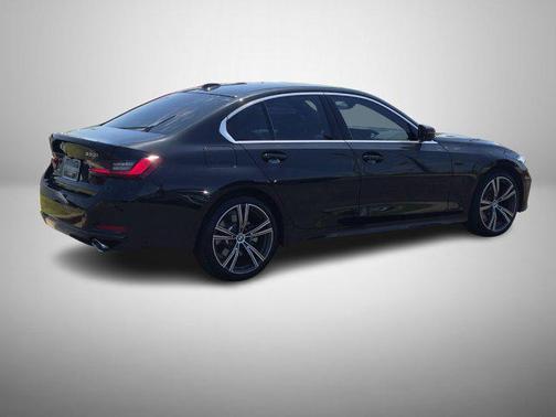 2024 BMW 330 i