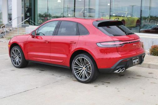 2025 Porsche Macan Base