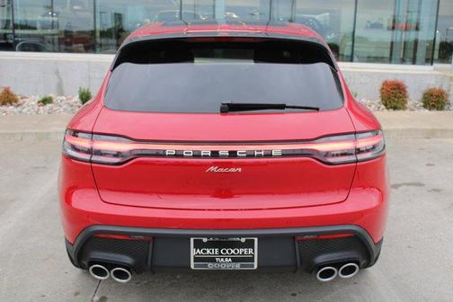 2025 Porsche Macan Base