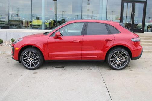 2025 Porsche Macan Base