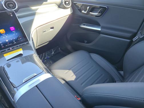 2025 Mercedes-Benz GLC 300 