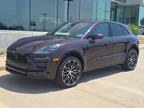 Copper Ruby Metallic 2025 Porsche Macan