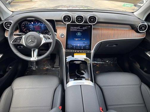 2025 Mercedes-Benz GLC 350e Base