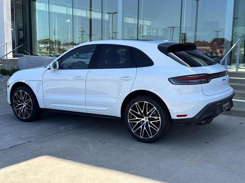 2022 Porsche Macan Base