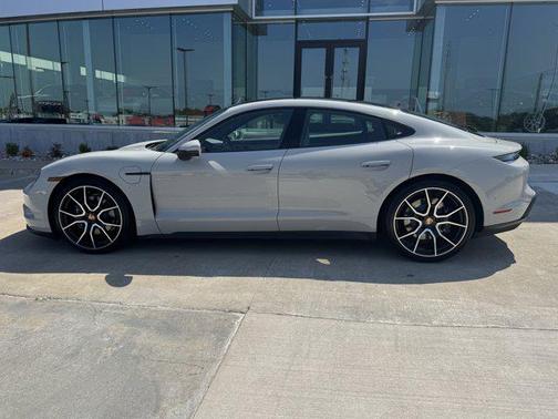 2025 Porsche Taycan 4