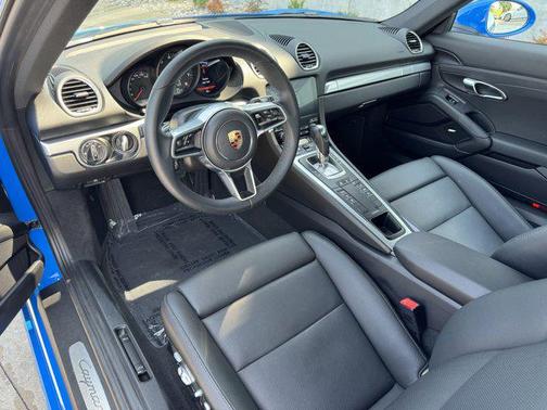 2025 Porsche 718 Cayman 