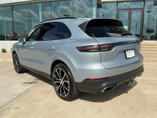 2023 Porsche Cayenne Platinum Edition