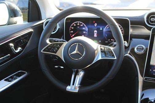 2025 Mercedes-Benz GLC 350e Base