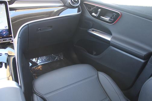 2025 Mercedes-Benz GLC 350e Base