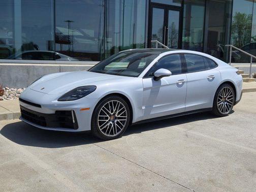 2024 Porsche Panamera 4