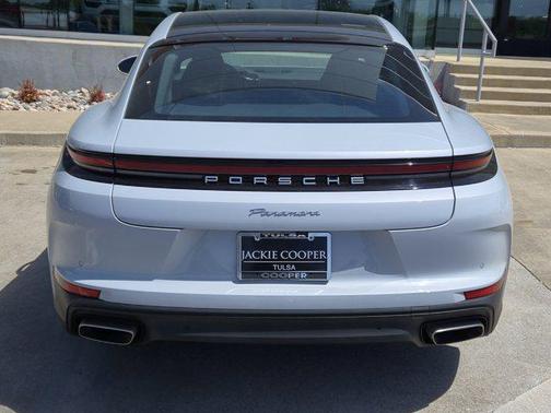 2024 Porsche Panamera 4