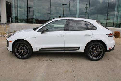 2024 Porsche Macan Base