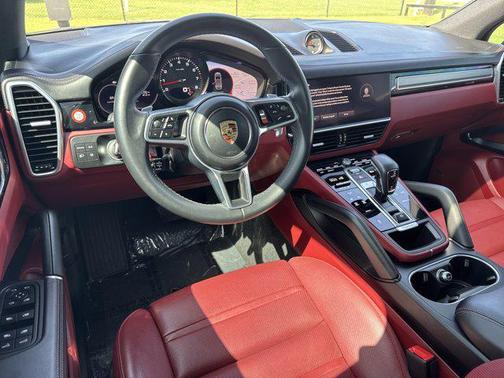 2023 Porsche Cayenne Platinum Edition