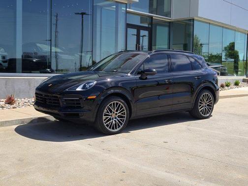 2023 Porsche Cayenne Platinum Edition