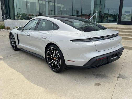 2025 Porsche Taycan 4