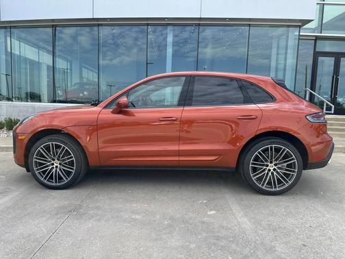 Papaya Metallic 2025 Porsche Macan