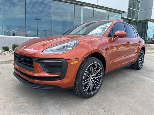 Papaya Metallic 2025 Porsche Macan