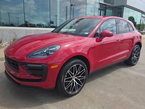 2022 Porsche Macan 