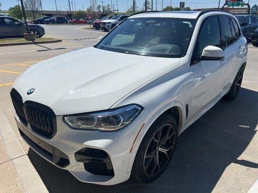 2022 BMW X5 M50i