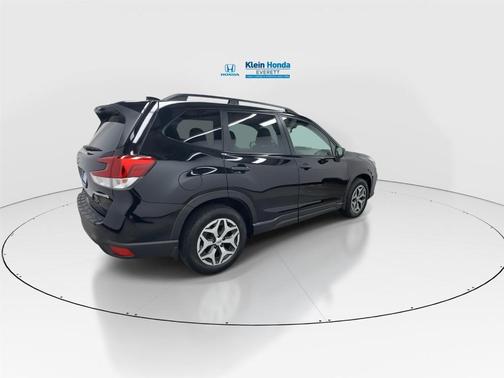 Crystal Black Silica 2019 Subaru Forester Premium