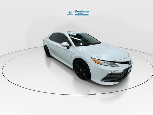 Wind Chill Pearl 2022 Toyota Camry XLE