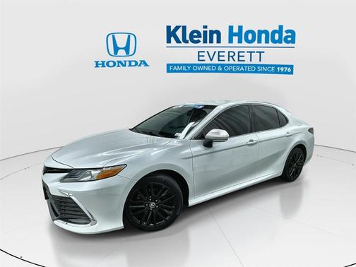 Wind Chill Pearl 2022 Toyota Camry XLE Sedan