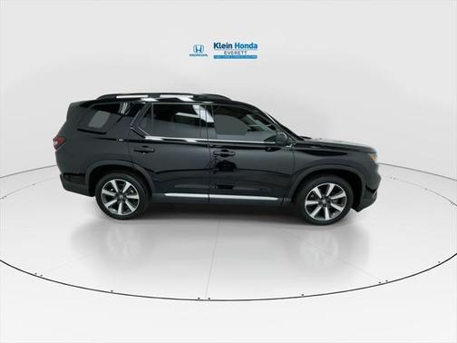 2023 Honda Pilot Touring 8-Passenger