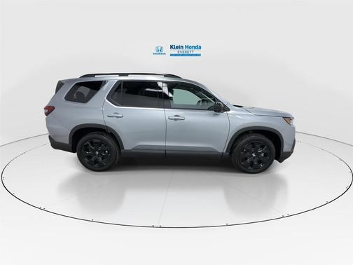 Solar Silver Metallic 2026 Honda Pilot Black Edition