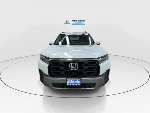 Platinum White Pearl 2026 Honda Pilot Touring