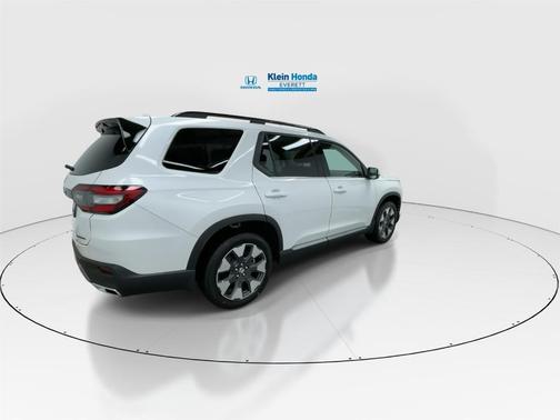 Platinum White Pearl 2026 Honda Pilot Touring