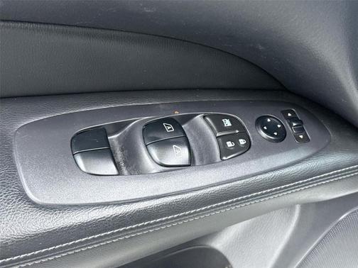 2018 Nissan Pathfinder SL