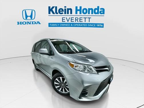 2020 Toyota Sienna LE
