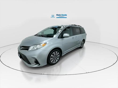 2020 Toyota Sienna LE