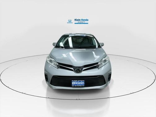 2020 Toyota Sienna LE