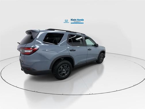 Sonic Gray Pearl 2025 Honda Pilot TrailSport