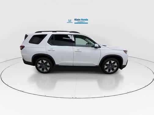 Platinum White Pearl 2026 Honda Pilot Elite