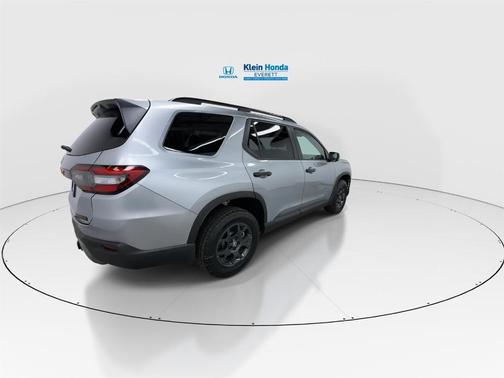 Solar Silver Metallic 2026 Honda Pilot TrailSport