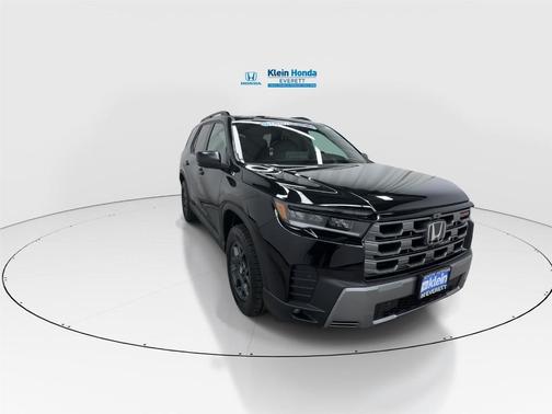 Crystal Black Pearl 2026 Honda Pilot TrailSport