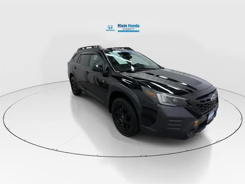 Crystal Black Silica 2022 Subaru Outback Wilderness