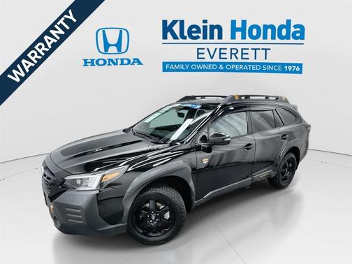 Crystal Black Silica 2022 Subaru Outback Wilderness