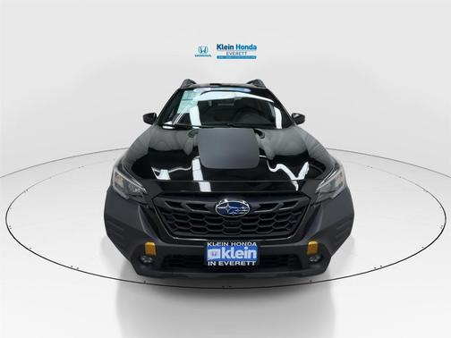 Crystal Black Silica 2022 Subaru Outback Wilderness
