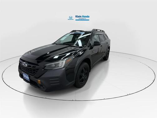 Crystal Black Silica 2022 Subaru Outback Wilderness