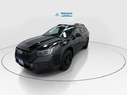 Crystal Black Silica 2022 Subaru Outback Wilderness