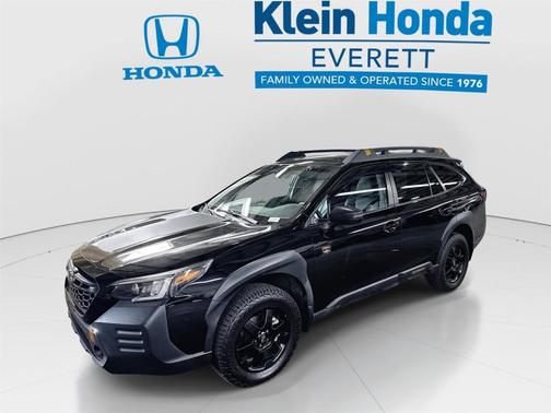 Crystal Black Silica 2022 Subaru Outback Wilderness
