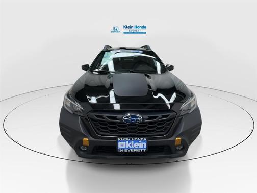Crystal Black Silica 2022 Subaru Outback Wilderness