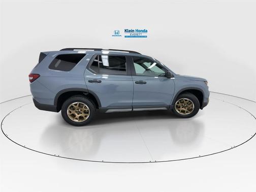Sonic Gray Pearl 2024 Honda Pilot TrailSport