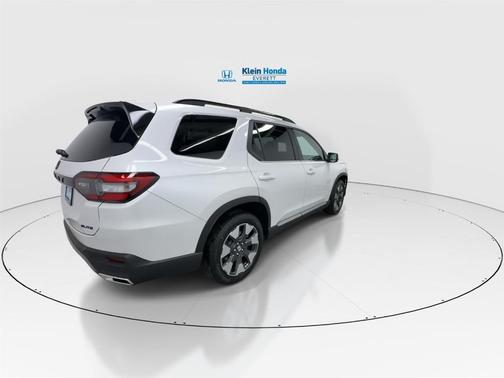 Platinum White Pearl 2026 Honda Pilot Elite