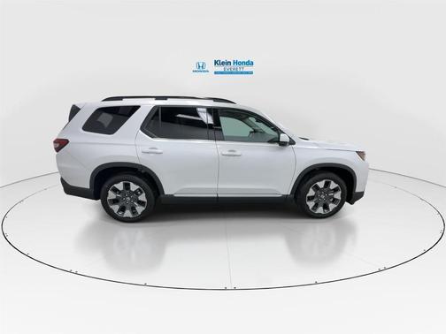 Platinum White Pearl 2026 Honda Pilot Elite