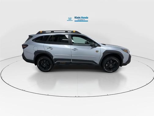 Ice Silver Metallic 2022 Subaru Outback Wilderness