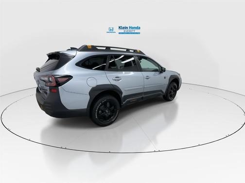 Ice Silver Metallic 2022 Subaru Outback Wilderness